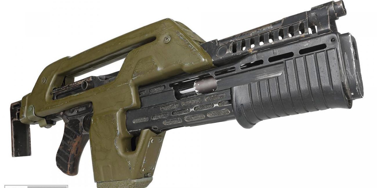 Pulse rifle from the film 'Aliens'