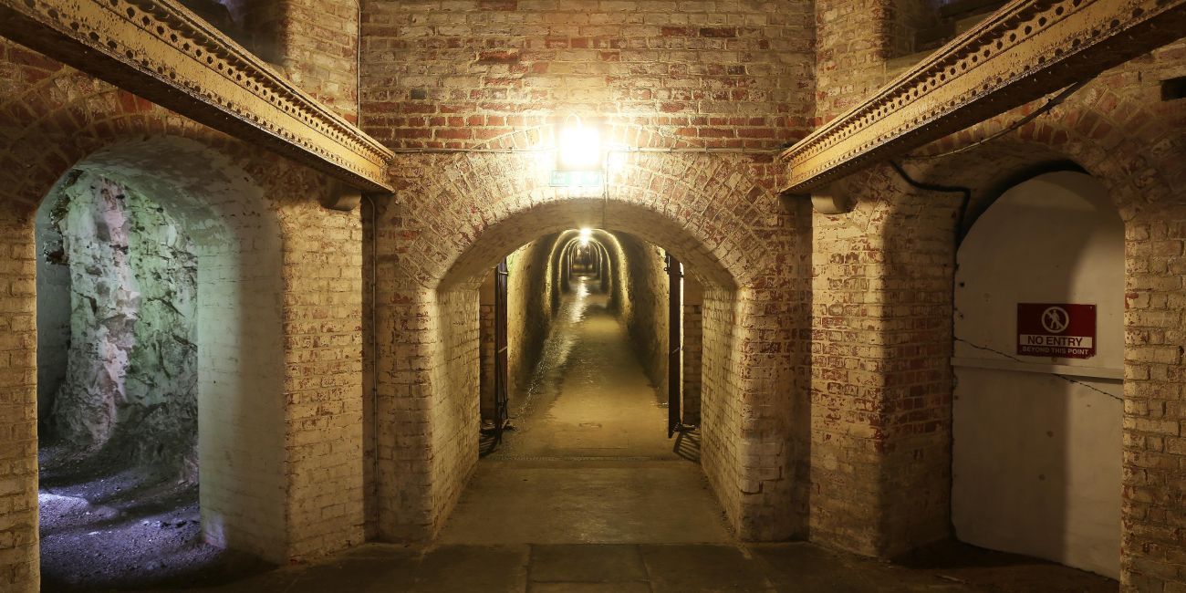 Arched brickwork tunnel entrance