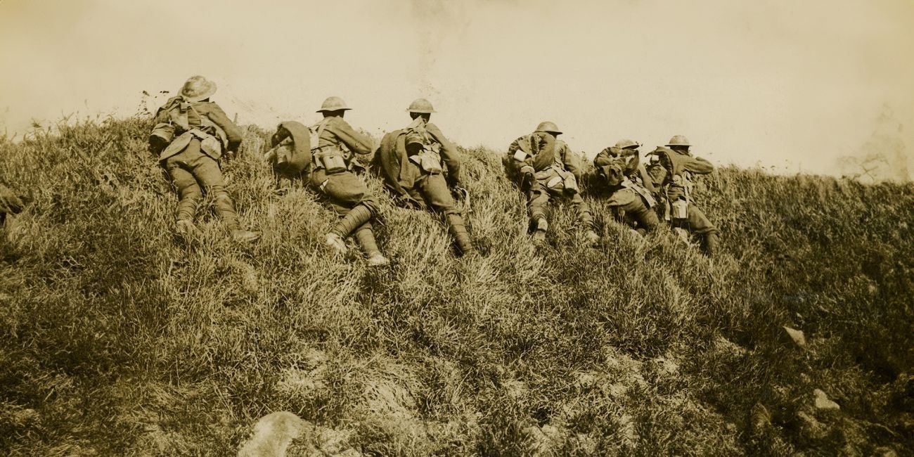 six first world First World War soldiers at the top a grassy ridge