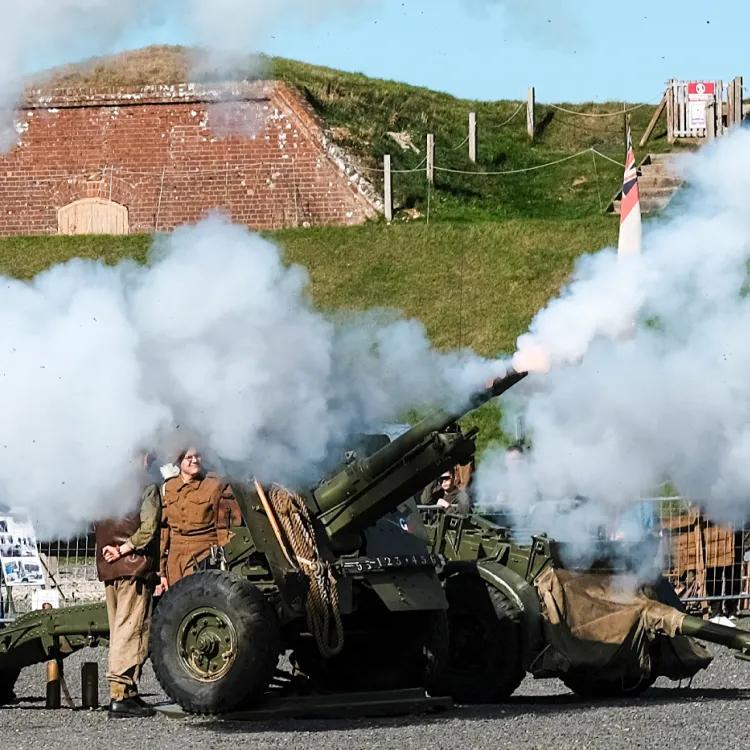 Second World War artillery firing at Fort Nelson