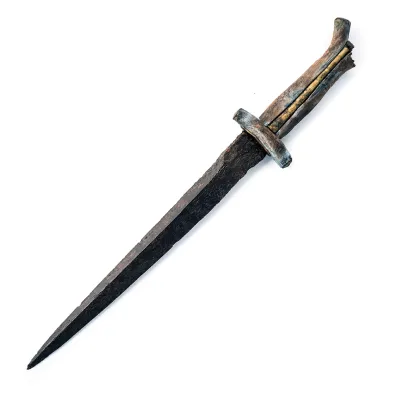 Dagger with short blade of triangular section and a damaged "Y" shaped hilt