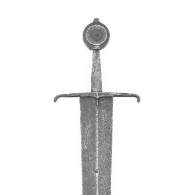 Short, broad blade with wheel pommel and missing wooden grip