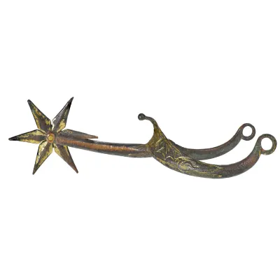 Slender, slightly curved upward wish-bone shaped bar of metal leading to a small six pointed star on the heel.