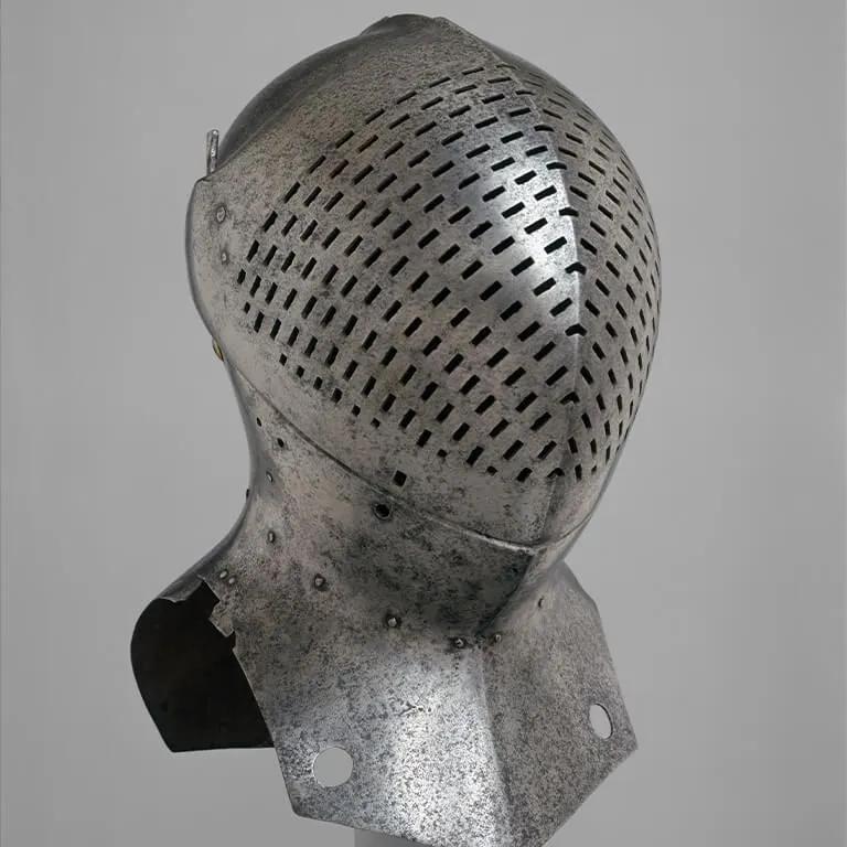 The capel helm