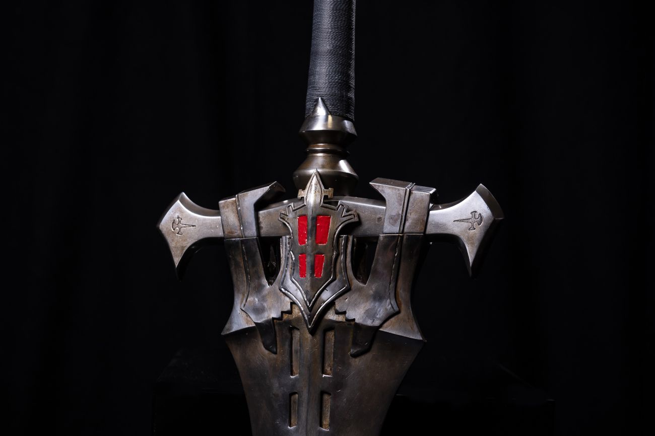 FINAL FANTASY XVI Invictus Sword hilt