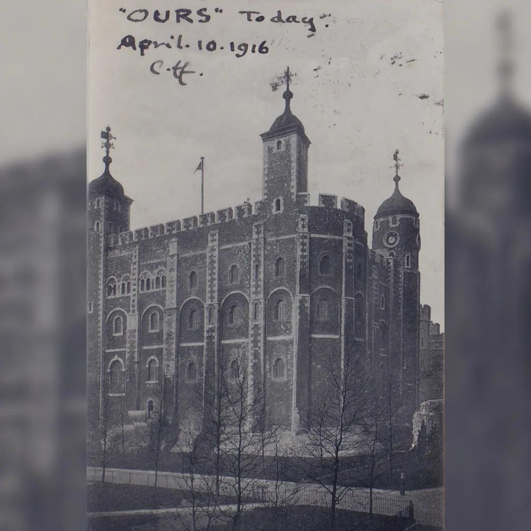 A black and white photo of the White Tower at the Tower of London in 1916