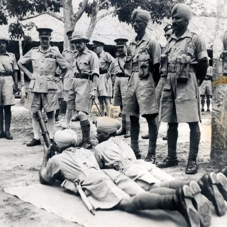Soldiers demonstrating a trench mortar