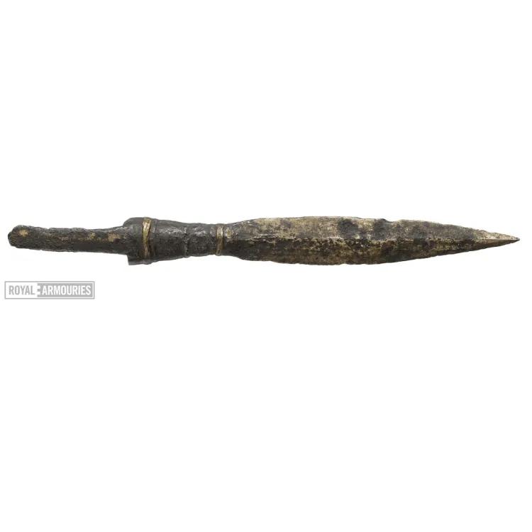 Spear head
