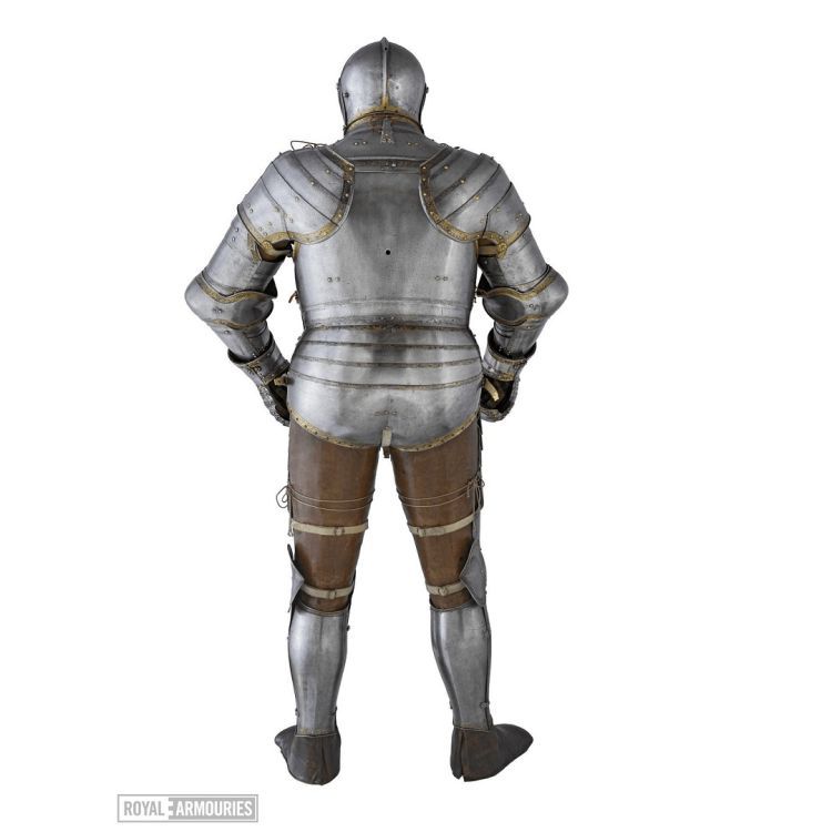 back view of the culet suit of armour