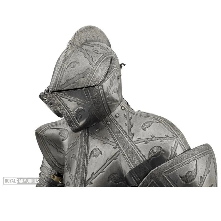 Highly decorated armour helmet and shoulders