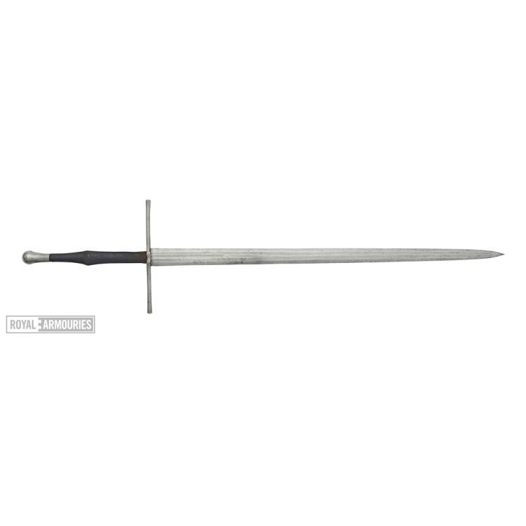Sword with straight cross guard, black handle and bulbus pommel.